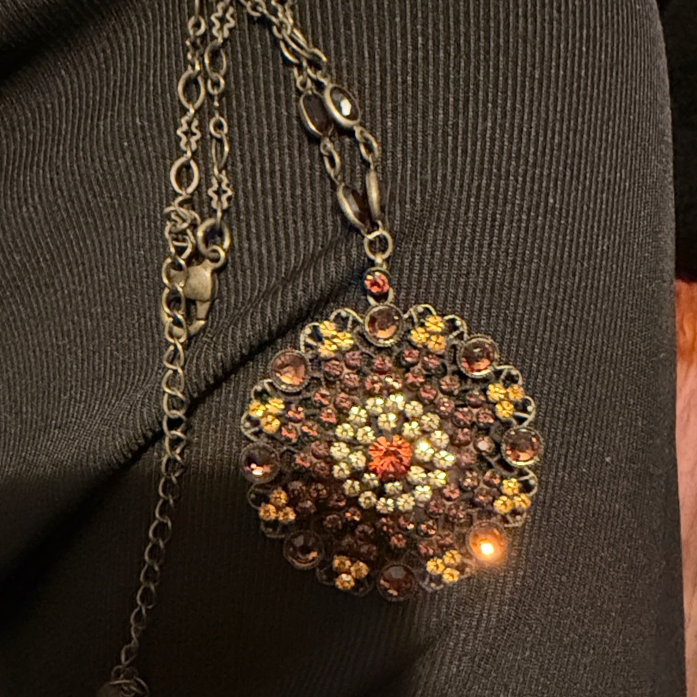 Sorreli Elegant Multicolor Pendant Necklace